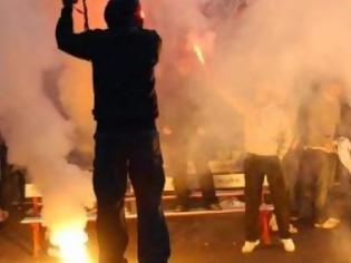 Φωτογραφία για Χαμός σε τουρνουά πολεμικών τεχνών στο Κιάτο - Άγριο ξύλο και συλλήψεις