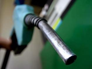 Φωτογραφία για Γιατί δεν περνάει στην αντλία της βενζίνης η μεγάλη πτώση του αργού πετρελαίου