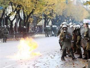 Φωτογραφία για ΘΕΣΣΑΛΟΝΙΚΗ: ΜΙΚΡΗΣ ΕΚΤΑΣΗΣ ΕΠΕΙΣΟΔΙΑ ΣΤΗ ΠΟΡΕΙΑ ΜΝΗΜΗΣ ΓΙΑ ΤΟΝ ΑΛ. ΓΡΗΓΟΡΟΠΟΥΛΟ