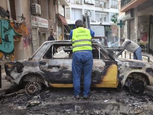 Φωτογραφία για Εμπόλεμη ζώνη η Αθήνα - Καταστήματα κατεστραμμένα και λεηλατημένα μετά από το χάος