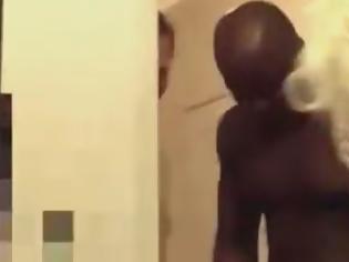 Φωτογραφία για Backstage βίντεο: Η Τζούλια τρόμαξε όταν ο μαύρος έβγαλε το μπουρνούζι... [video]