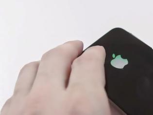 Φωτογραφία για TΡΙΚ: Κάνε το σήμα της Apple να ανάβει στο δικό σου iPhone! [video]