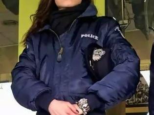 Φωτογραφία για Δείτε την πανέμορφη Ελληνίδα αστυνομικό που έκλεψε την παράσταση στο γήπεδο με τα κάλλη της! [photo]