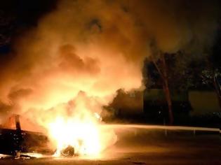 Φωτογραφία για Αυτοκίνητο πήρε φωτιά εν κινήσει έξω από την Καλαμπάκα!