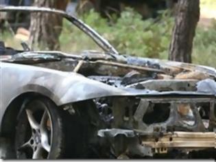 Φωτογραφία για Πάτρα: Αυτοκίνητο τυλίχθηκε στις φλόγες στα Βραχναίικα