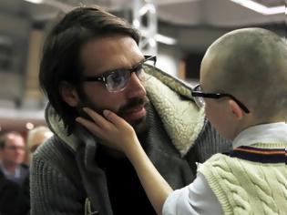 Φωτογραφία για Συγκινητικές στιγμές: Όταν ο Γιώργος Σαμαράς συναντήθηκε με τον μικρό Jay... [photos]