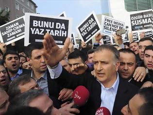 Φωτογραφία για Τουρκία: Για συμμετοχή σε ένοπλη τρομοκρατική οργάνωση θα δικαστεί ο διευθυντής της Zaman