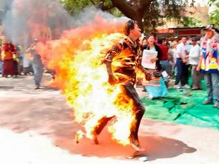 Φωτογραφία για Αυτοπυρπολήθηκε Θιβετιανή στην Κίνα