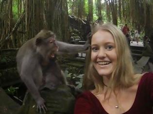 Φωτογραφία για Ήθελε να βγάλει selfie με μια μαϊμού, όμως τα πράγματα δεν πήγαν όπως τα σχεδιάζε… [photos]