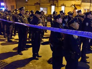 Φωτογραφία για Νέα Υόρκη: Φόρος τιμής στους αστυνομικούς που δολοφονήθηκαν