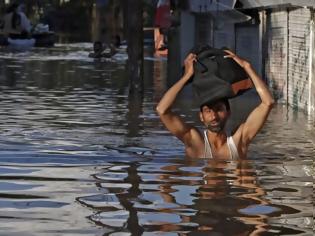 Φωτογραφία για Στους 160.000 οι εκτοπισμένοι από τις πλημμύρες στη Μαλαισία