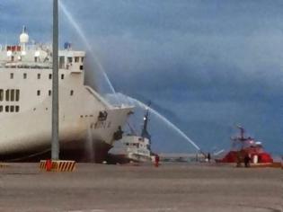 Φωτογραφία για Πάτρα: Γυρίζει πίσω το πυροσβεστικό πλοιάριο Σκούρτης - Δόθηκε απαγορευτικό λόγω των ισχυρών ανέμων