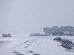 Φωτογραφία για Χιλιάδες ταξιδιώτες παρέμειναν αποκλεισμένοι από το χιόνι στις Άλπεις