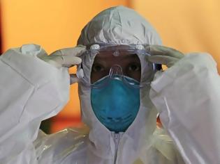 Φωτογραφία για Εξιτήριο πήρε ο Ιταλός γιατρός που είχε προσβληθεί από τον Έμπολα