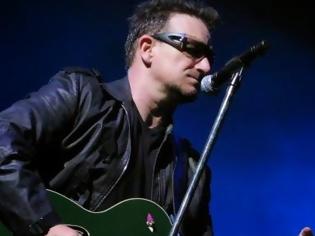 Φωτογραφία για Γιατί ο Μπόνο των U2 αποχωρίζεται για πάντα την κιθάρα του