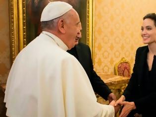 Φωτογραφία για Συνάντηση της Αντζελίνα Τζολί με τον Πάπα