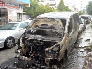 Φωτογραφία για Εμπρηστική επίθεση στο αμάξι του μεγαλομετόχου της Νίκης Βόλου, Ανδρέα Πάτση