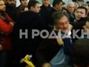 Φωτογραφία για Μπουζουριάσανε οπαδό της ΑΕΚ σε ομιλία του Τσίπρα