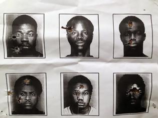 Φωτογραφία για Αστυνομικοί έκαναν σκοποβολή σε φωτογραφίες Αφροαμερικανών