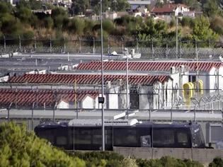 Φωτογραφία για ΑΠΟΚΑΛΥΠΤΙΚΟ: Τραγικές οι συνθήκες κράτησης παιδιών στην Αμυδαλέζα...