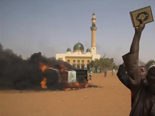 Φωτογραφία για Νίγηρας: 45 εκκλησίες πυρπολήθηκαν στις διαδηλώσεις κατά της Charlie Hebdo το Σάββατο