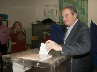 Φωτογραφία για Ψήφισε ο πρώην πρωθυπουργός Κ. Καραμανλής