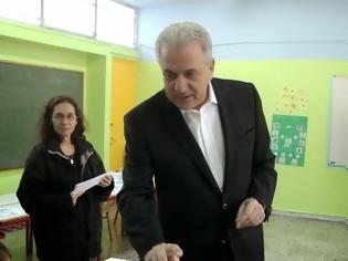 Φωτογραφία για Στο Παγκράτι ψήφισε ο Αβραμόπουλος... [photos]