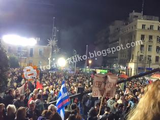 Φωτογραφία για ΧΑΜΟΣ από κόσμο για να ακούσει τις δηλώσεις του Τσίπρα [photos]