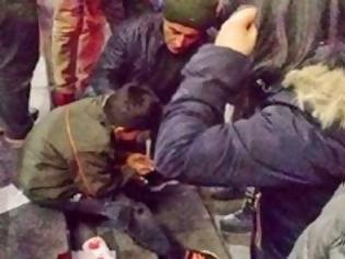 Φωτογραφία για ΟΡΓΗ από αυτόπτες μάρτυρες! Διευθυντής γνωστής αλυσίδας φαγητού χτύπησε παιδί που «τόλμησε» να... [video]