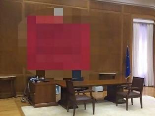 Φωτογραφία για Στα χνάρια του Παπανδρέου ο Αλέξης Τσίπρας: Δείτε τον πίνακα που διάλεξε ο Πρωθυπουργός για το γραφείο του στο Μέγαρο Μαξίμου! [photo]