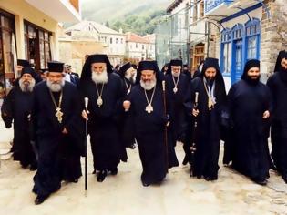 Φωτογραφία για 5932 - Ο μακαριστός Αρχιεπίσκοπος Χριστόδουλος στο Άγιο Όρος. Φωτογραφίες από επισκέψεις του