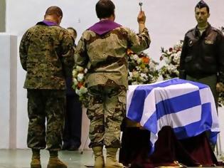 Φωτογραφία για Σήμερα οι κηδείες των δυο πιλότων - Επαναπατρίστηκαν απο την Ισπανία οι σωροί - Θρήνος στην Ηλεία για τον Σμηναγό Αθανάσιο Ζάγκα