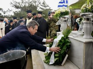 Φωτογραφία για Κατάθεση στεφάνου από ΥΕΘΑ Πάνο Καμμένο στον τάφο του καταδρομέα Εμμανουήλ Μπικάκη και επίσκεψη στην 133 ΣΜ