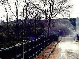 Φωτογραφία για Ζημές στο Κομπότι απο τις βροχοπτώσεις Λύγισεη γέφυρα ,χωρίς νερό ,το χωριό ,κατολισθήσεις στα ορεινά
