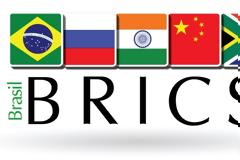 Ρόμπερτς: Εάν η Ελλάδα στραφεί στις BRICS, θα παρασύρει μαζί της τον ευρωπαϊκό νότο κατά της «ληστρικής» Δύσης