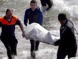Φωτογραφία για ΣΟΚ στη Θεσσαλονίκη: Εντοπίστηκε νεκρή γυναίκα σε παραλία