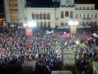 Φωτογραφία για Πάτρα: Ραντεβού στην πλατεία Γεωργίου στις 6 το απόγευμα - Η απάντηση των Πατρινών στην απόφαση Ντράγκι