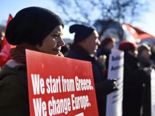 Φωτογραφία για ΣΥΓΚΛΟΝΙΣΤΙΚΟ! Που βρίσκονται τώρα οι Γερμανοί πολίτες για συμπαράσταση προς τους Έλληνες; [photo]