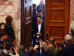 Φωτογραφία για Τσίπρας στην Κοινοβουλευτική: Ο ελληνικός λαός γράφει ιστορία - Η κυβέρνηση θα διαπραγματευτεί σκληρά και θα βάλει τέλος στην τρόικα