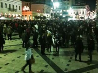 Φωτογραφία για Πάτρα: Μαζική η συγκέντρωση Αγανακτισμένων στην πλατεία Γεωργίου