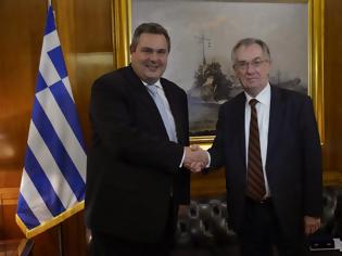 Φωτογραφία για Συνάντηση του ΥΕΘΑ Πάνου Καμμένου με τον Πρέσβη της Αυστραλίας στην Ελλάδα Τζον Γκρίφιν