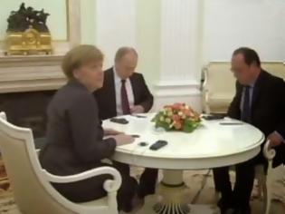 Φωτογραφία για Μέρκελ και Πούτιν, δυο ξένοι στο ίδιο τραπέζι...[video]