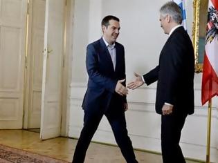 Φωτογραφία για Σε εξέλιξη η συνάντηση Tσίπρα με τον Καγκελάριο της Αυστρίας