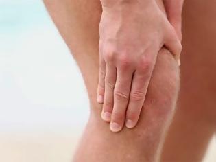 Φωτογραφία για Πόνος στα γόνατα: Η σωματική αδυναμία που φανερώνει
