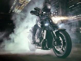 Φωτογραφία για Εορταστική έκδοση του Yamaha VMAX Carbon