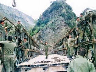 Φωτογραφία για ''Με 15 φανταράκια στήναμε ολόκληρη γέφυρα σε πέντε μέρες''. Ο τελευταίος Διοικητής της ΜΟΜΑ Λάρισας μιλά στην Εφημερίδα ΕΛΕΥΘΕΡΙΑ