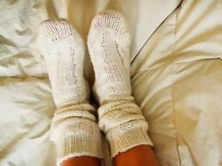 Φωτογραφία για Πως θα γλιτώστε από το ροχαλητό; Κοιμηθείτε με τις κάλτσες