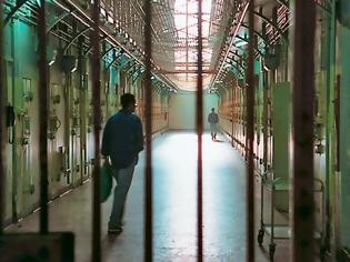 Φωτογραφία για Πάτρα: 5 Σωφρονιστικοί για 800 κρατούμενους...