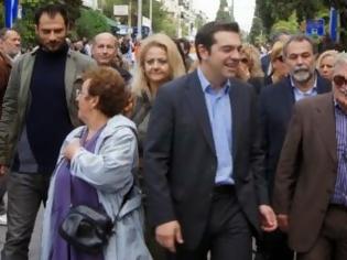 Φωτογραφία για ΜΑΣ ΚΟΥΦΑΝΑΝ! Δείτε με τι κυκλοφορούν οι Βουλευτές του ΣΥΡΙΖΑ στα Τρίκαλα... [photo]