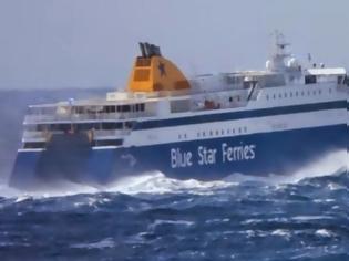 Φωτογραφία για Kόβει την Ανάσα - Blue Star Paros: Το “καταπίνουν” τα κύματα στο στενό Μυκόνου-Τήνου [video]